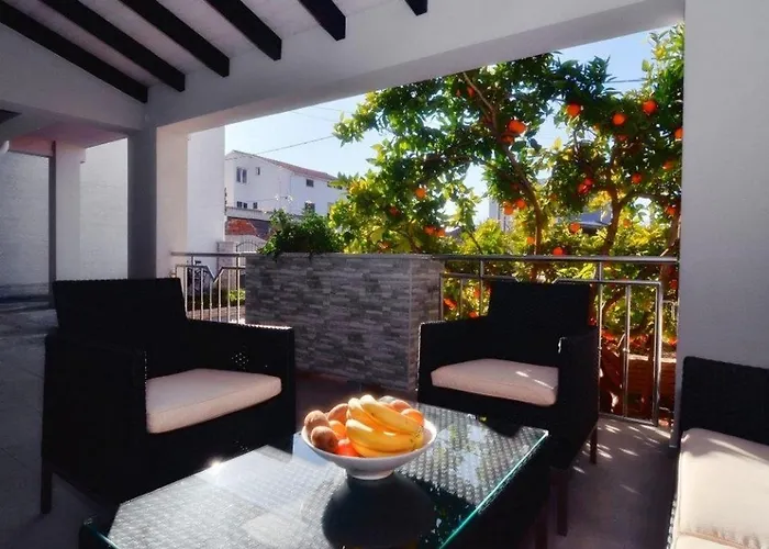 Apartment Near Kolovare Beach In Arbanasi